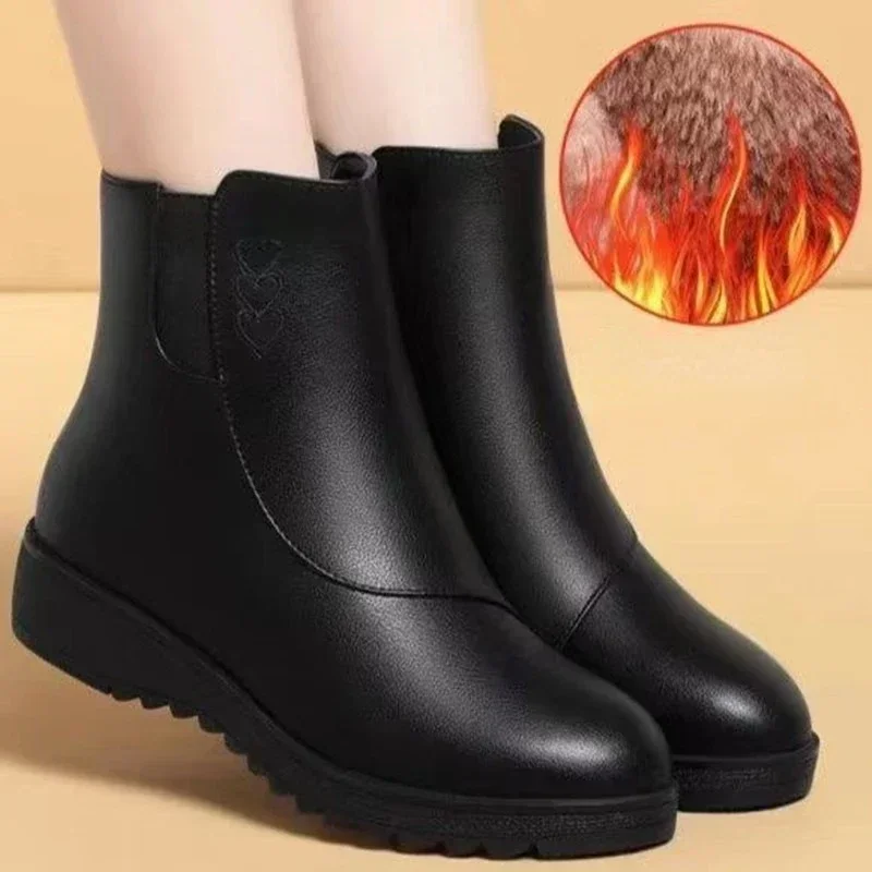 Winter Boots Women 2023 New Cold-proof and Warm Mother's Shoes Wedge Platform Casual Short Boots Fashion Round Toe Snow Boots