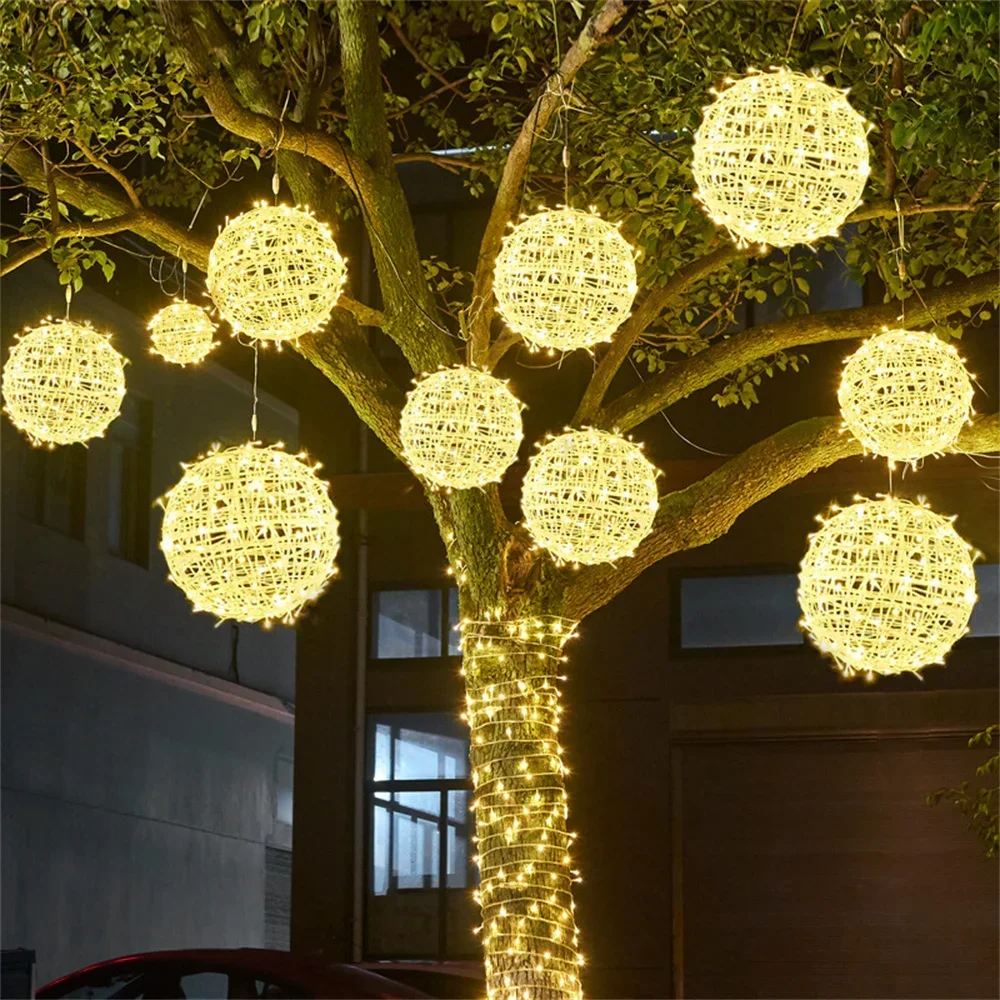 thumbnail image 4 of Guirnalda de luces navideñas de 30 cm con forma de bola de ratán, para exteriores, para bodas, fiestas, decoración de jardín, 4 of 5
