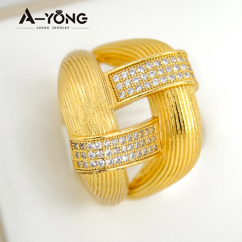 サウジゴールドピアス18K (saudi gold) 2025年最新】サウジゴールドの人気アイテム - メルカリ