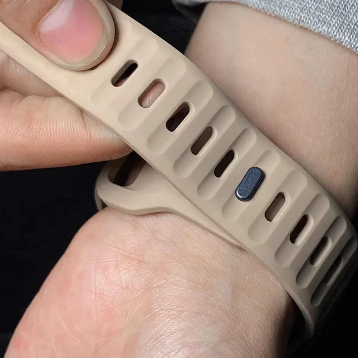 Versatile Sport Silicone Wristband Strap in Vibrant Colors