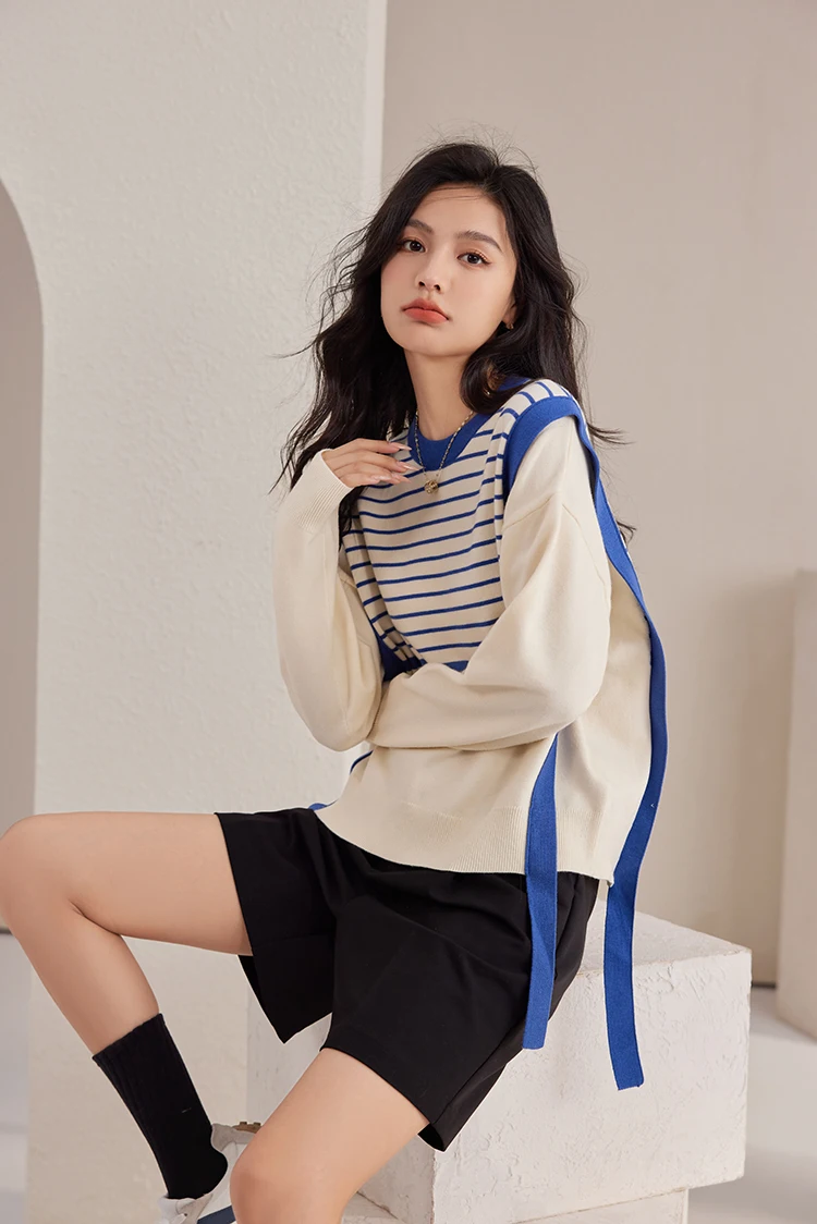 Description Picture 4 of itemH Han Queen Korean pullovers sweater female autumn winter chic stitching stripes knitwear lazy wind vintage tops Women sweaters