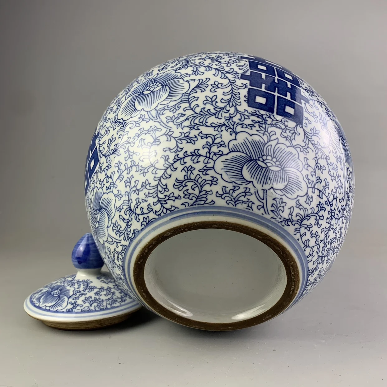 Blue And White With The Happy Character Round Jar Tea Jar Storage Jar Antique Ornaments Collection 5