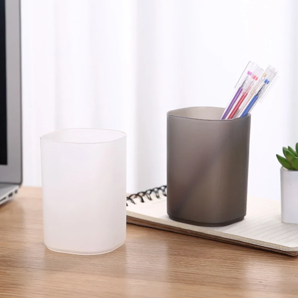 Pen Holder Plastic Modern Shape Round