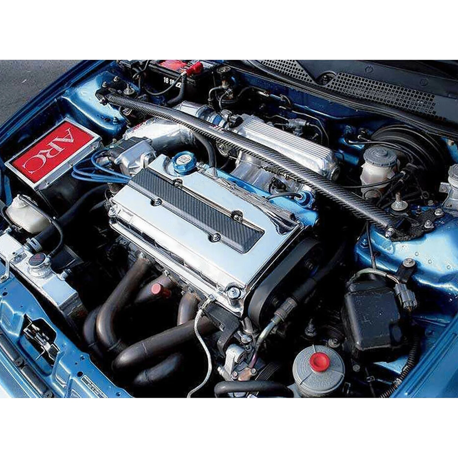 Рисунок 6 - Крышка клапана двигателя из углеродного волокна