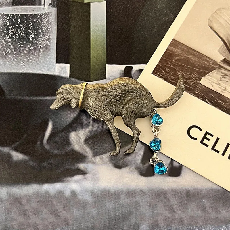 1pcs Fashion Pet Excrement Lapel Pin Personalized Brooches Lapel Pin Adornment Creativity Fun Dog Poop Badge Brooches Accessory