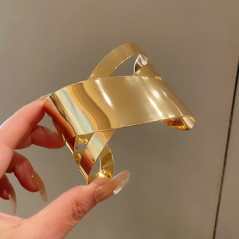 Geometric Alloy Bracelet for Women - Image 13
