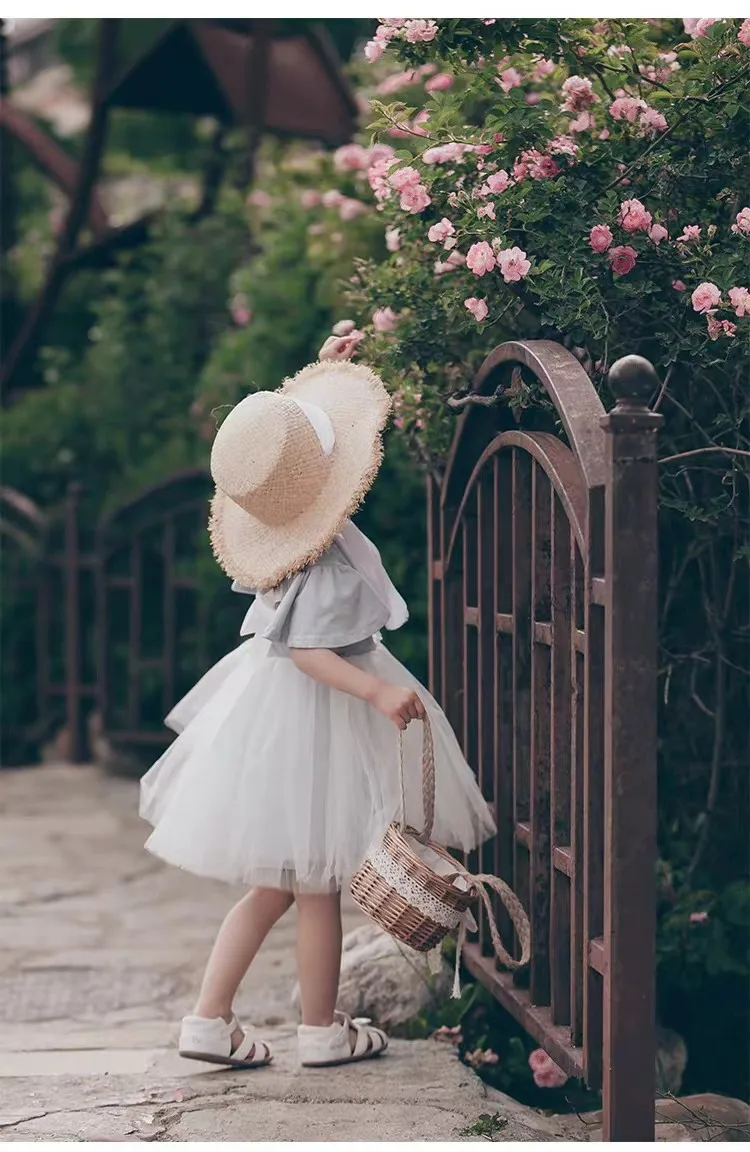 New Children Hand-knitted Raffia Retro Flat Top Sun Hats Girls and Boys Summer Travel Sunscreen Vacation Straw Hat with Lacing