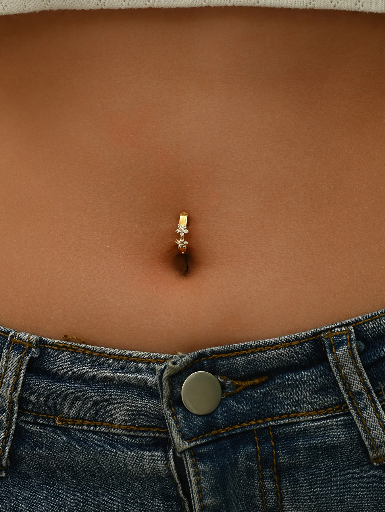 Ladies Navel Ring Exquisite Synthetic Zircon Leaves Perforated Fashion Jewelry