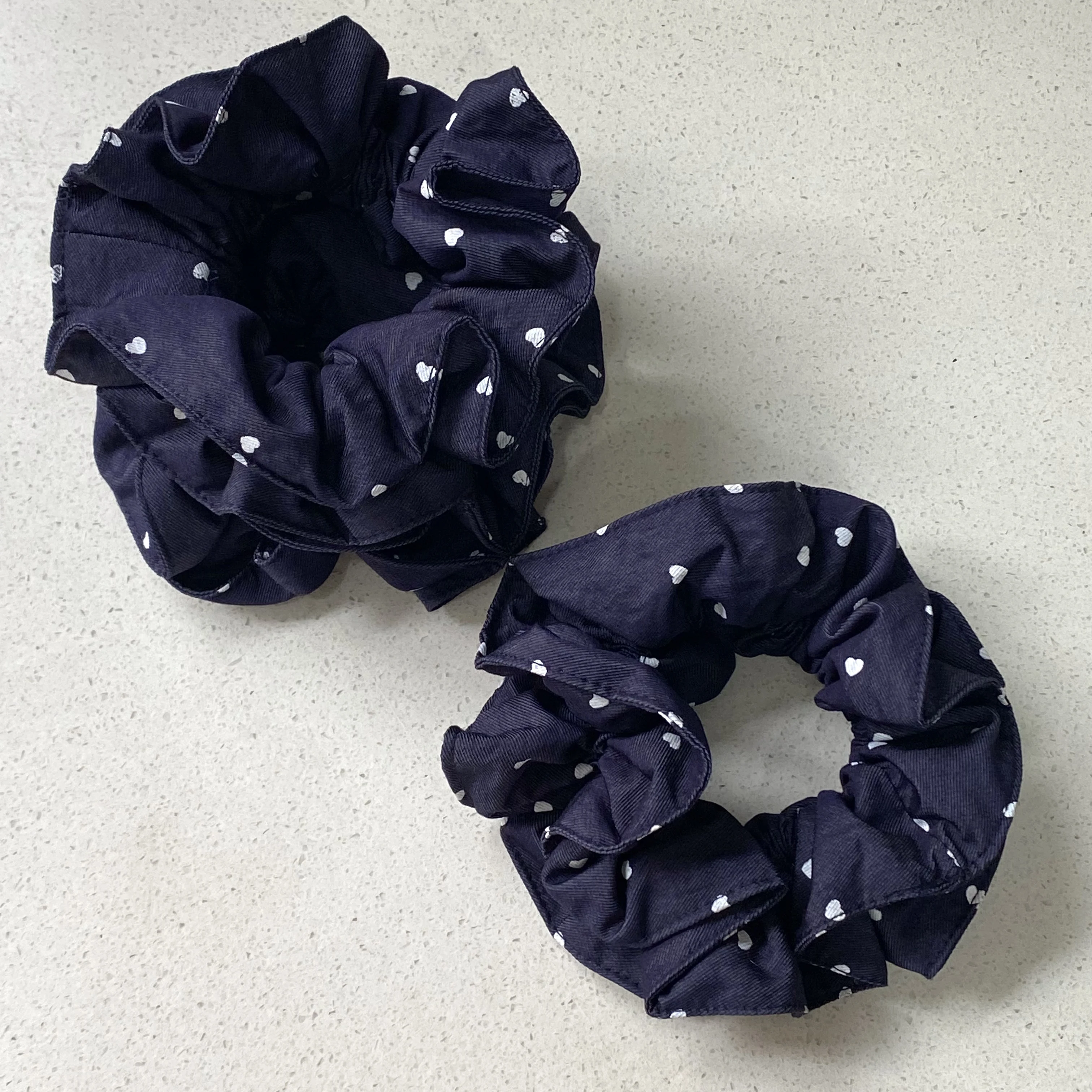 1PC Navy Blue Hair Scrunchies Set With White Heart Print, Cute And Trendy Hair Ties, Stylish Hair Accessories For Women
