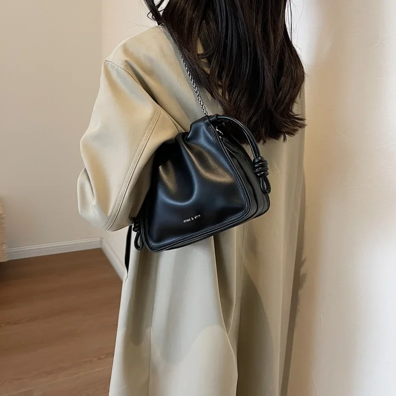 Cloud Underarm 2024 New Niche Ins Pleated Portable Shoulder Women's Crossbody High-Grade Chain Bag