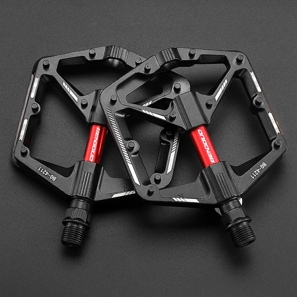 Double DU Bearing Ultralight Bike Pedals with Reflector Bicycle Platform Pedals Anti-Slip Cycling Safety Pedals for Night Riding