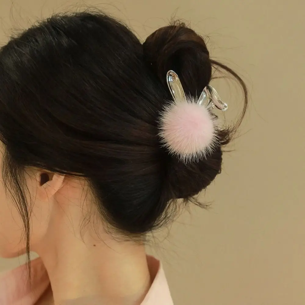 

Korean Exquisite Fur Rabbit Hair Clip Autumn Winter Plush Hair Claw Fashion Cute Small Size Shark Clip Headwaer