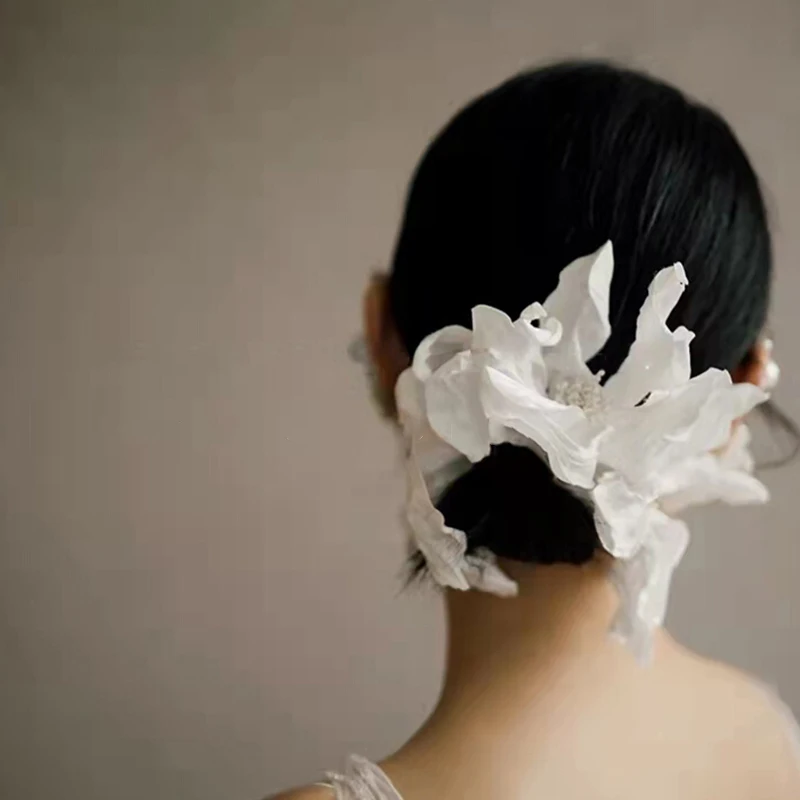 Bridal Hair Accessories Handmade Satin Petal Hairpin Side Bride Wedding Headwear Studio Photography Makeup Dress