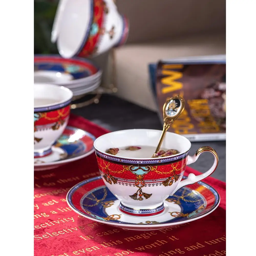 

Luxury Coffee Cup Sets Home Decor Europe Court Bone China Porcelain Tea Cup Sets Afternoon Teaware Tea Party Teapot Wedding Gift