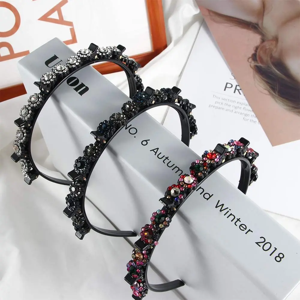 

For women Fixed Flower Broken hair artifact Rhinestone Black Braided Hair Clip Styling Tool Weave Head Hoop Toothed Clip