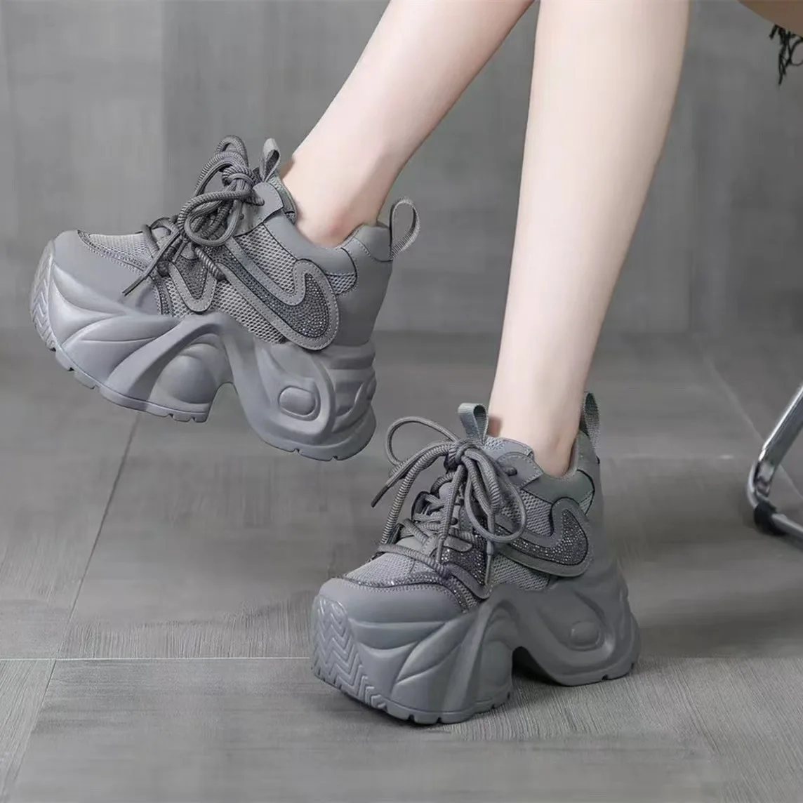 Dad Shoes Women's 2025 Autumn/Winter New Fashionable Thick soled Interior Height Increasing Plush Versatile Casual Sports Shoes