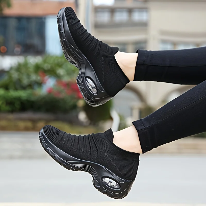 

Ultralight Walking Shoes Women Fashion Slip On Black Sock Sneakers Mesh Breathe Comfort Loafers Shoes with Arch Support 2089 t