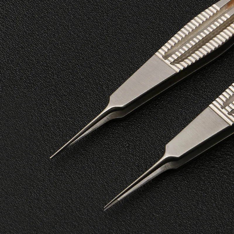 Рисунок 5 - Щипцы для глаз из нержавеющей стали с золотыми ручками