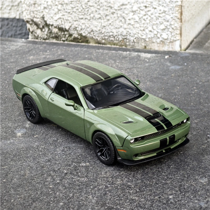 1:24 Dodge Challenger SRT Alloy Sports Car Model Diecasts Metal Toy Vehicles Car Model High Simulation Collection Kids Toy Gift 5