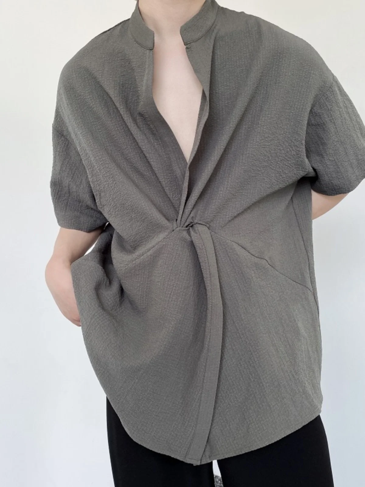 

SuperAen 2024 Корейская дизайнерская Рубашка летняя нишевая Свободная рубашка с V-образным вырезом японская винтажная рубашка Топы