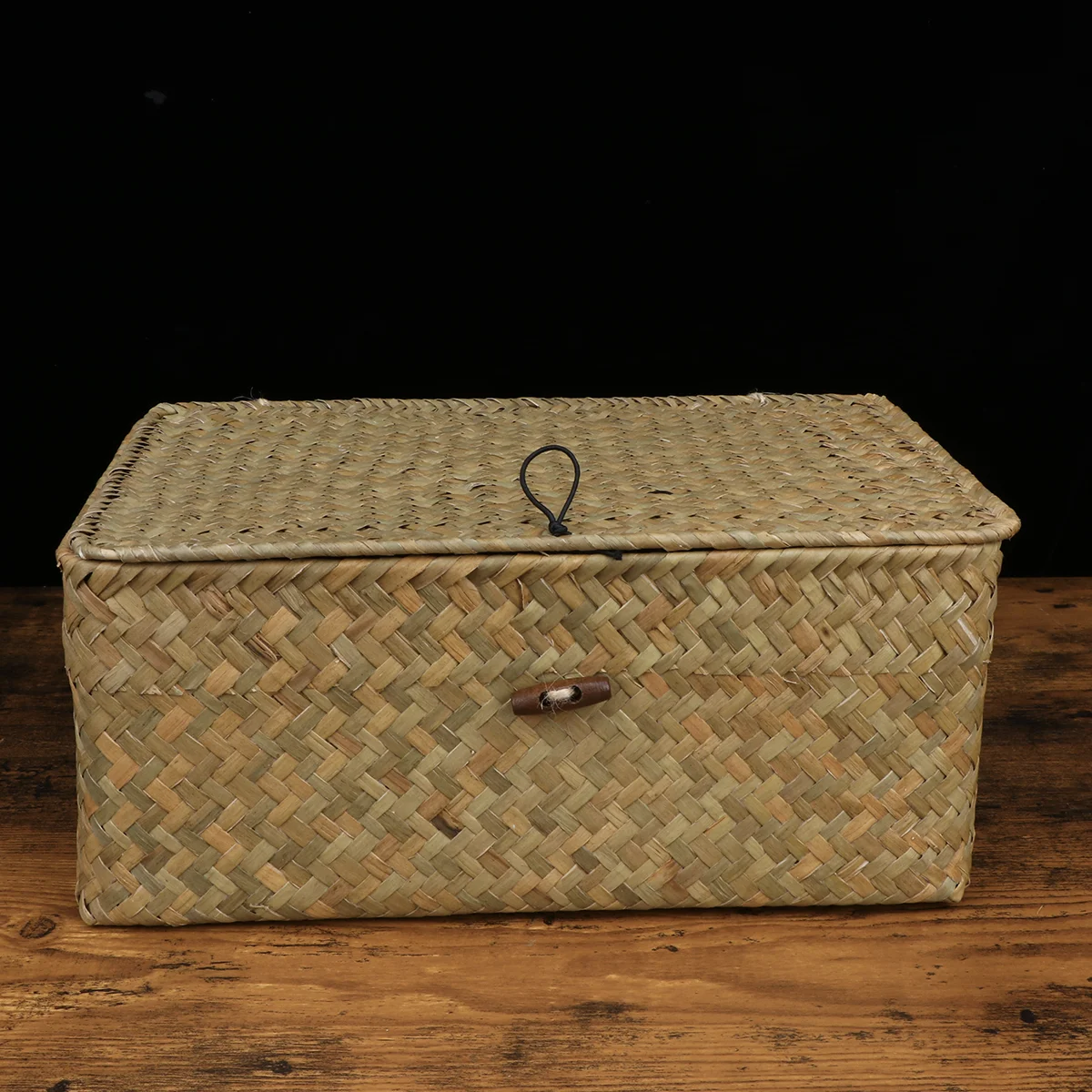 

Straw Basket with Lid Rattan Woven Basket Desktop Clothes Sundries Storage Box for Bedroom Home Decor (L)