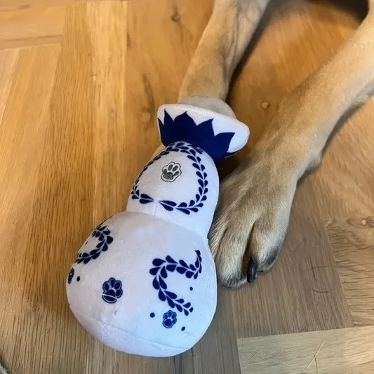 Jouet en peluche durable pour chien en forme de bouteille de tequila AZUL - 2025 - Vêtement et accessoires pour chiens - Doglovedesign