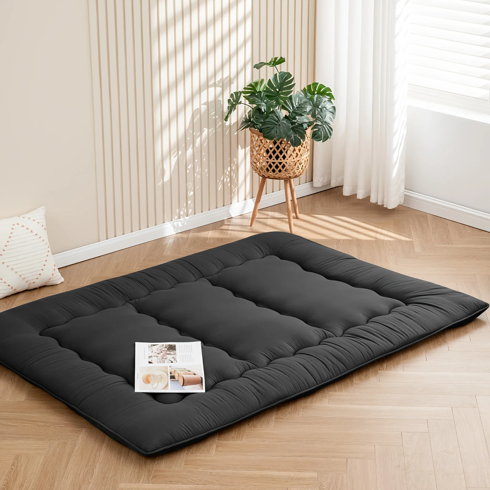 MATTRESS PAD-BLACK-Q-450g Checkered Japanese-style Fitted Sheet