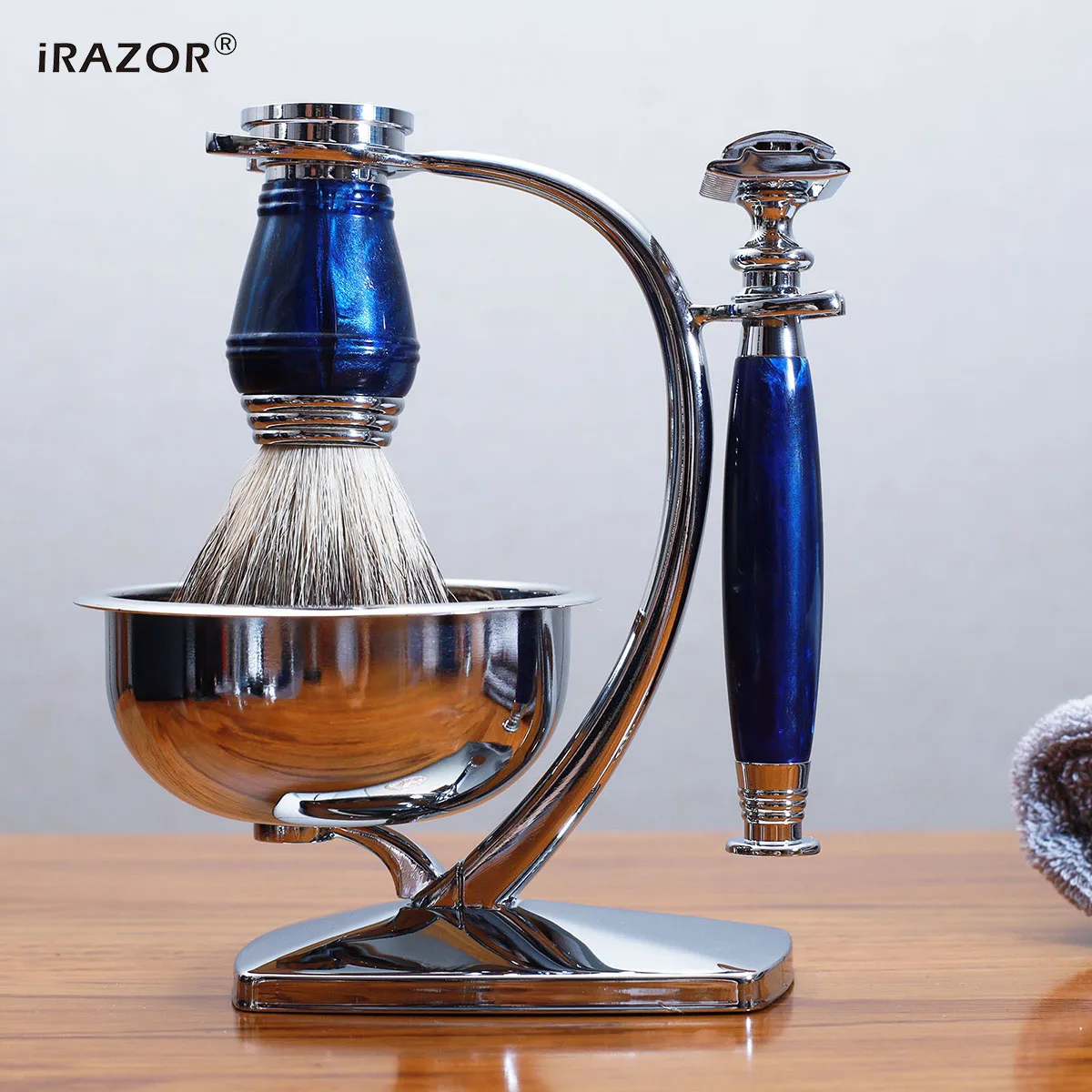 iRAZOR 프리미엄 더블 에지 안전 면도기 세트, 10개 블레이드 Badger Bristle 면도 브러쉬, 비누 그릇 및 면도 스탠드 홀더