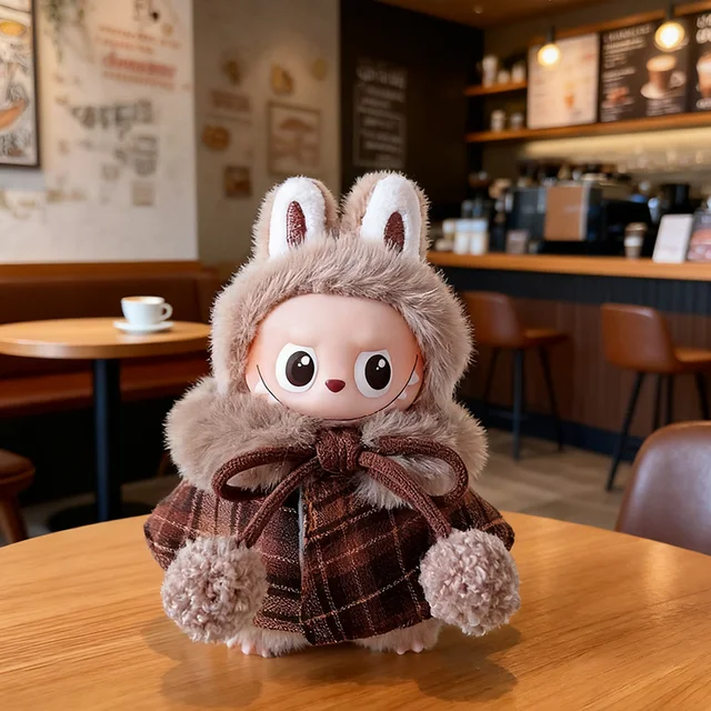 Vêtements de poupée en peluche pour Mini Labubu 4.0, série Love, vêtements de noël, robe classique à grille, ensemble cape 1