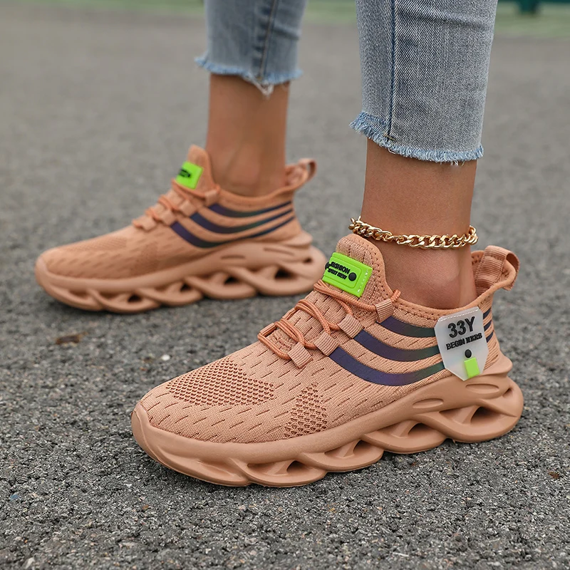 Summer Men's Thick Soled Mesh Sneakers Lightweight Outdoor Fashion Jogging Lace up Fitness Shoes Comfortable Tennis Hiking