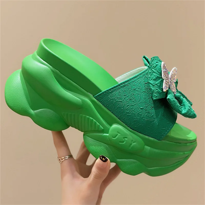 

Женские массивные шлепанцы на танкетке, пляжные туфли на платформе и Высоком толстом каблуке, сандалии в студенческом стиле, Новинка лета 2024