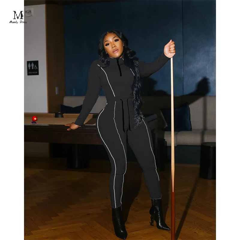 Рисунок 3 - Модный женский спортивный костюм