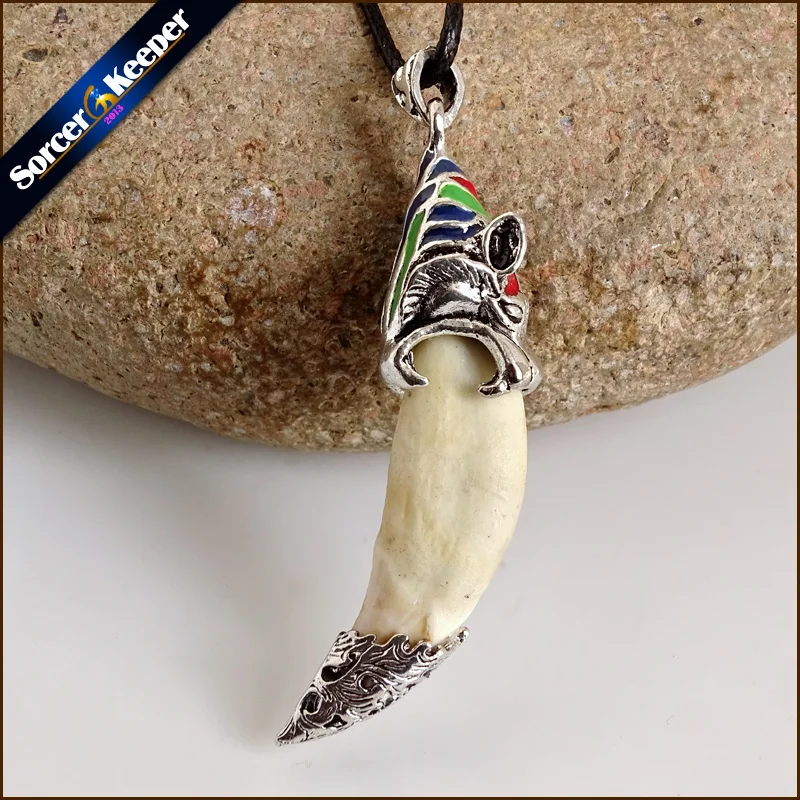 

Punk Fashion Brave Men Jewelry Tone Natural Stone Inlaid Cream Tribal Design Wolf Tooth Charm Pendant Necklace LY917