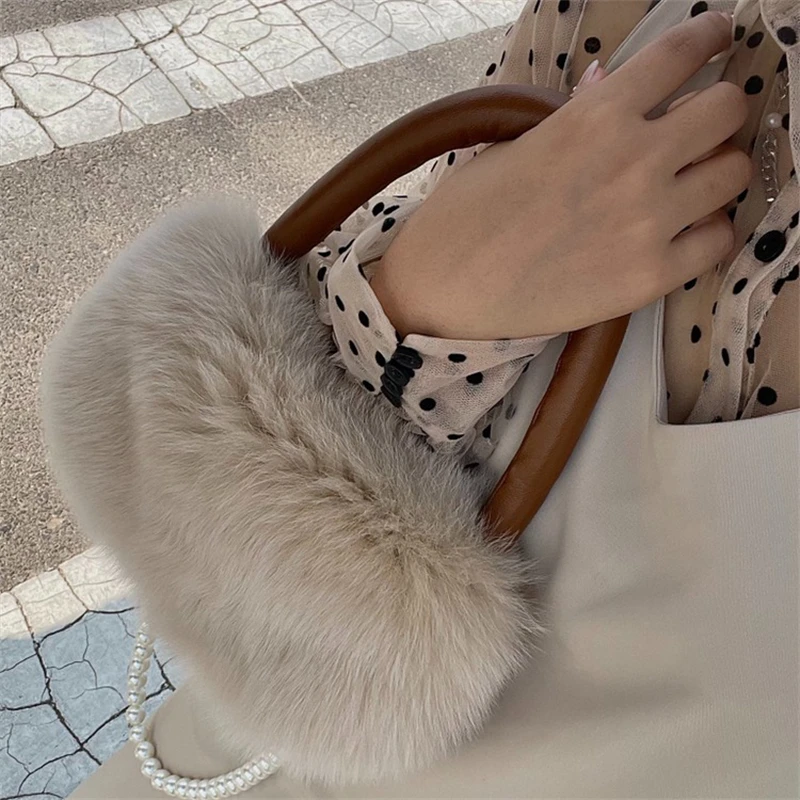 Fox Fur Large Capacity Handbag Women's Luxury Party Handbag Pearl Chain Design Oblique Span Shoulder Fur Bag