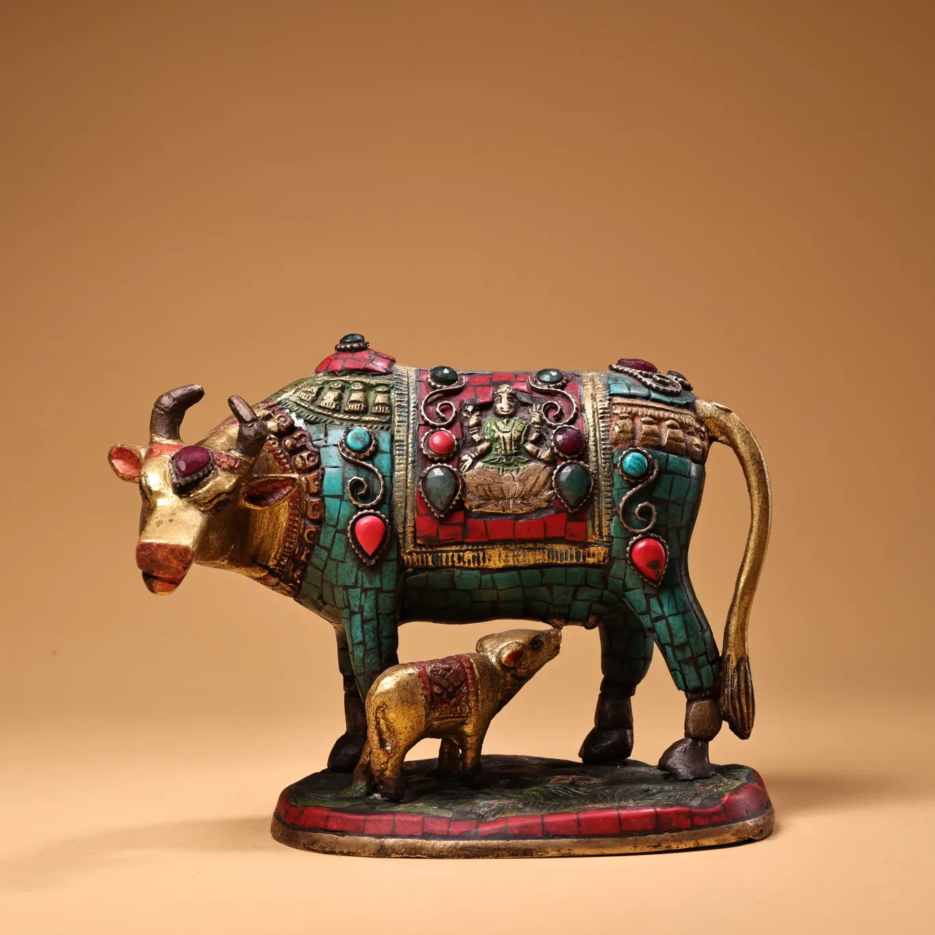 

7"Tibetan Temple Collection Old Bronze Outline in gold Gem Painted Turquoise Mother and son Cattle Bull Cow Statue Worship Hall