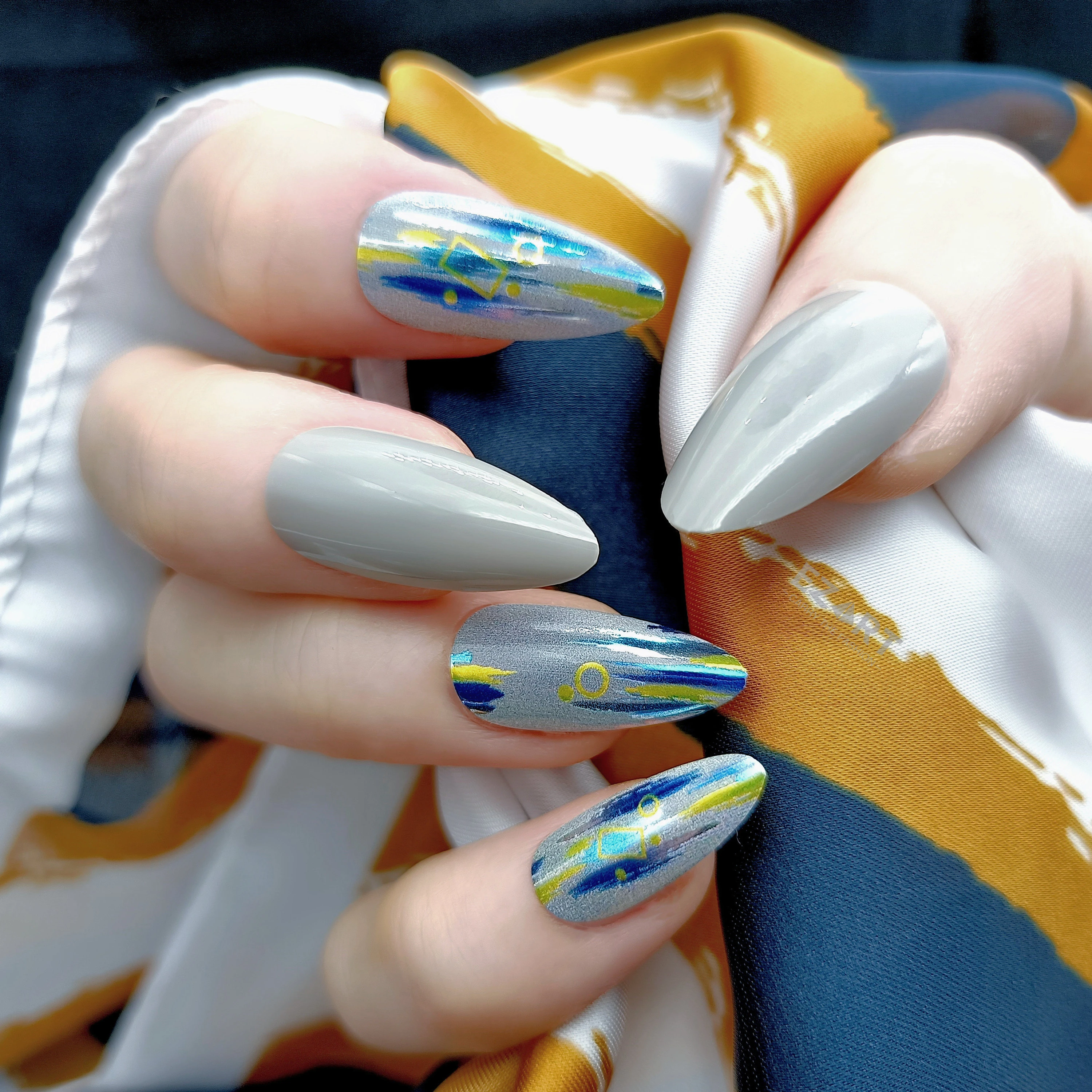 Gray Silver Color False Nails With Art Design Shimmering Glitter Plastic  Press On Nail Tips Mature Decor For Autumn Winter 24pcs - False Nails -  AliExpress