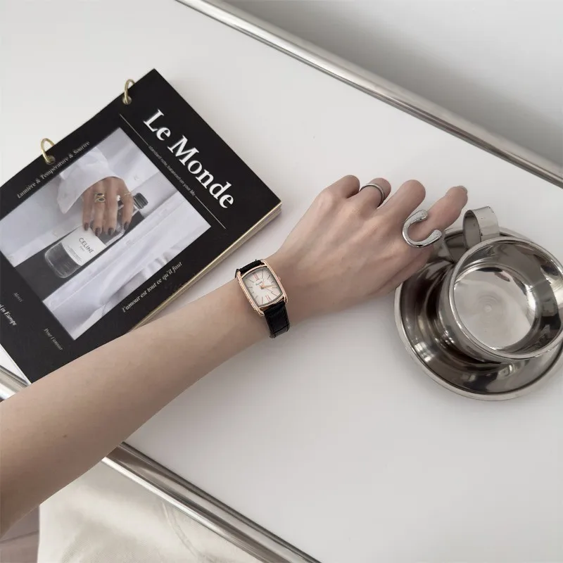 Ladies' Rose Gold Dial Wristwatch: Timeless Style with Deep Red Brown Leather Strap