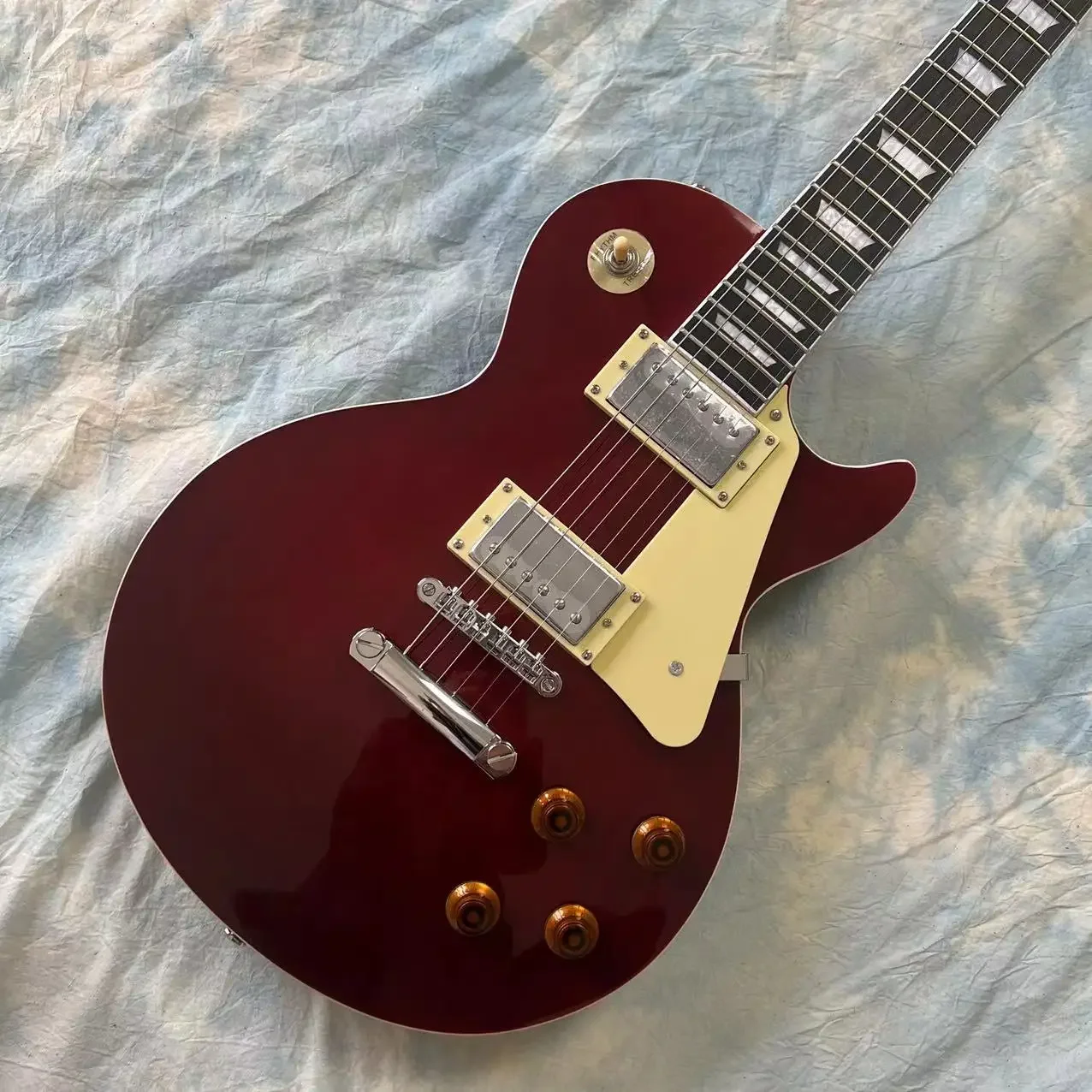 

Стандартная электрическая гитара, цвет красного вина, корпус из красного дерева, фингерборд из красного дерева, 22 лада, Бесплатная доставка гитара