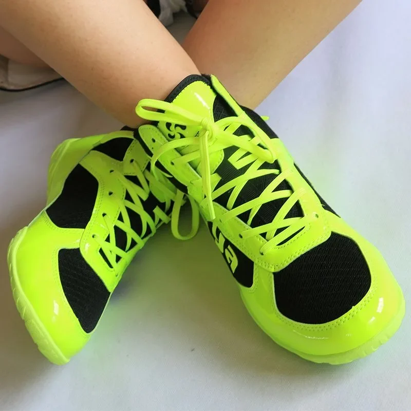Breathable Soft Sole Fitting Wrestling Shoe High Top Training Lightweight Boxing Shoe Women Indoor Fitness Sneakers