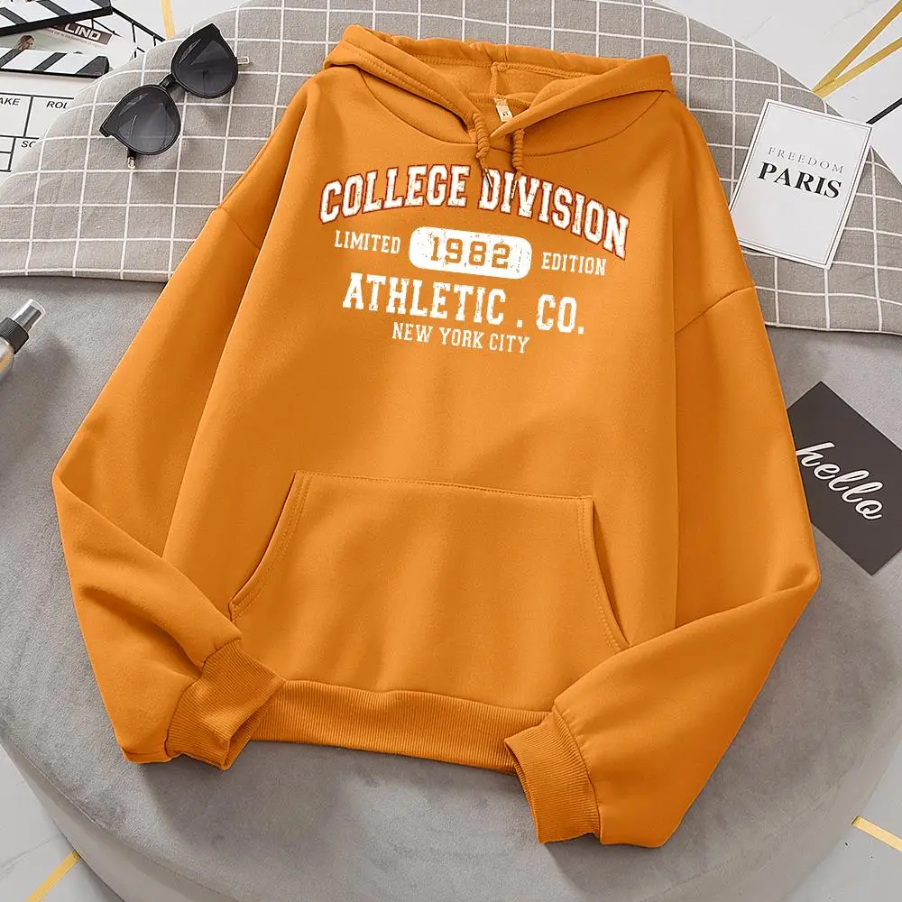 

College Division 1982 New York City Letter Hoody Female Loose O-Neck Sweatshirt Warm Oversize Hooded Casual Fashion Fleece Tops