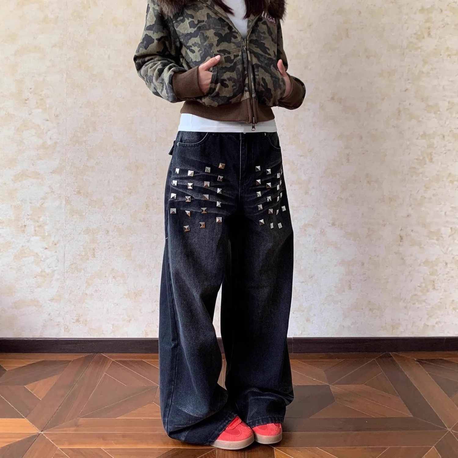 Pantalon en jean pour femme YKJDYK, coupe droite, délavé vintage, patchwork en denim avec embellissement par clous, style streetwear rétro américain