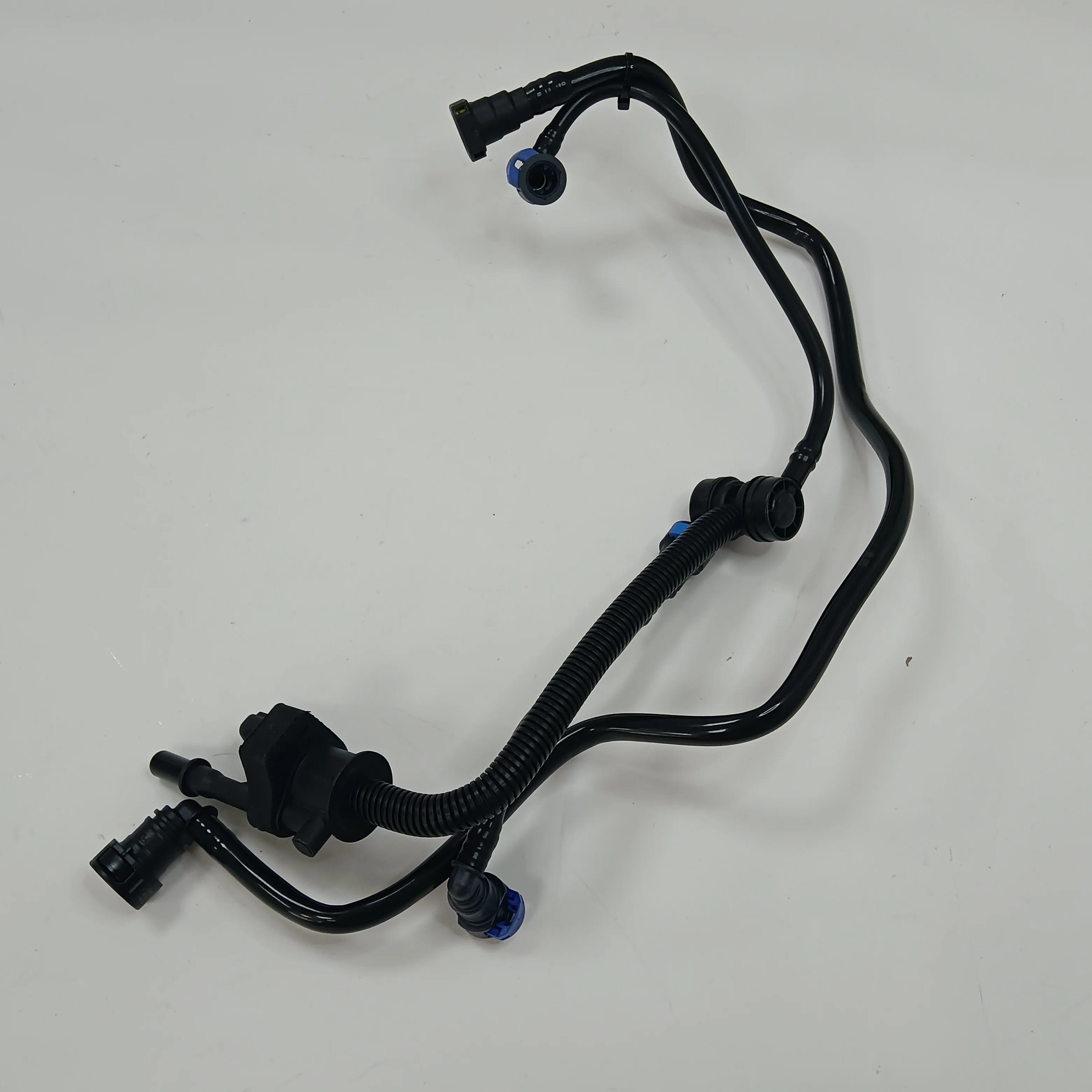 FB5Z-9G271A Car Parts Engine Systems Fuel Vapour Separator For Ford Explorer (11-) TUB