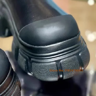 Thick Soled Round Toe Black Boots Women Fashion Real Leather Slip on Chelsea Short Boots  2023 New Designer Top Quality Shoes