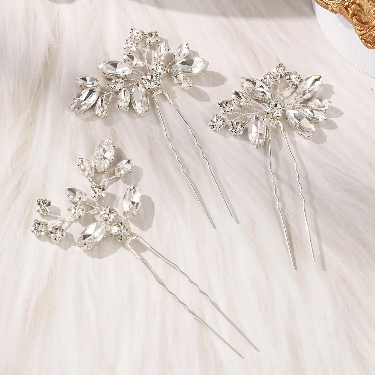 3-teiliges Luxus-Set Silberne Kristall-Haarnadeln Funkelnder Hochzeits-Haarschmuck für Braut & Brautjungfern Fein Handgefertigter Haarschmuck – Detail 8