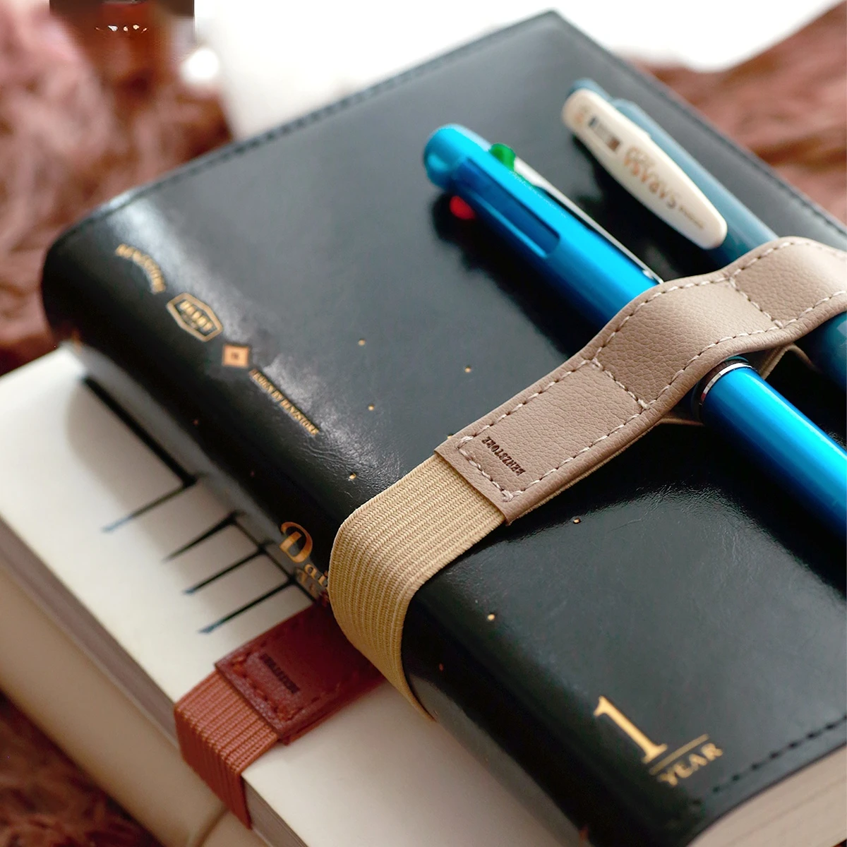 

Leather Extendable Pen Holder Strap Pen Storage Retro Journal Planner Accessories DIY Elastic Band