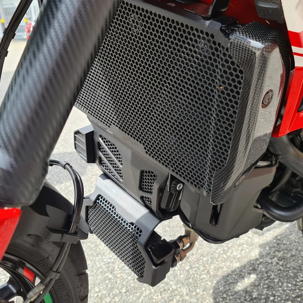 

For Ducati Hypermotard 939 821 SP Accessories Engine Radiator Guard Grill Cover Oil Cooler Guard Protection Hyperstrada 939 821