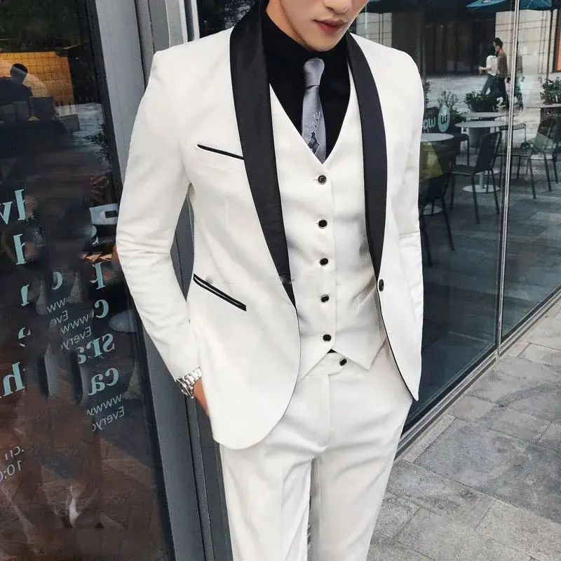 

Новый Свадебный костюм из 3 предметов для мужчин, черный приталенный Блейзер с отложным воротником и одной пуговицей, официальные элегантные смокинги для жениха и выпускного вечера