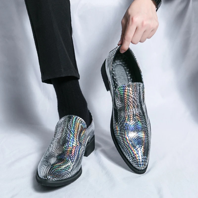 Fashion Loafers Men Shoes Green Business Casual Moccasins Pointed Toe Patent Leather Gentleman Dress Shoes Slip-On Leather