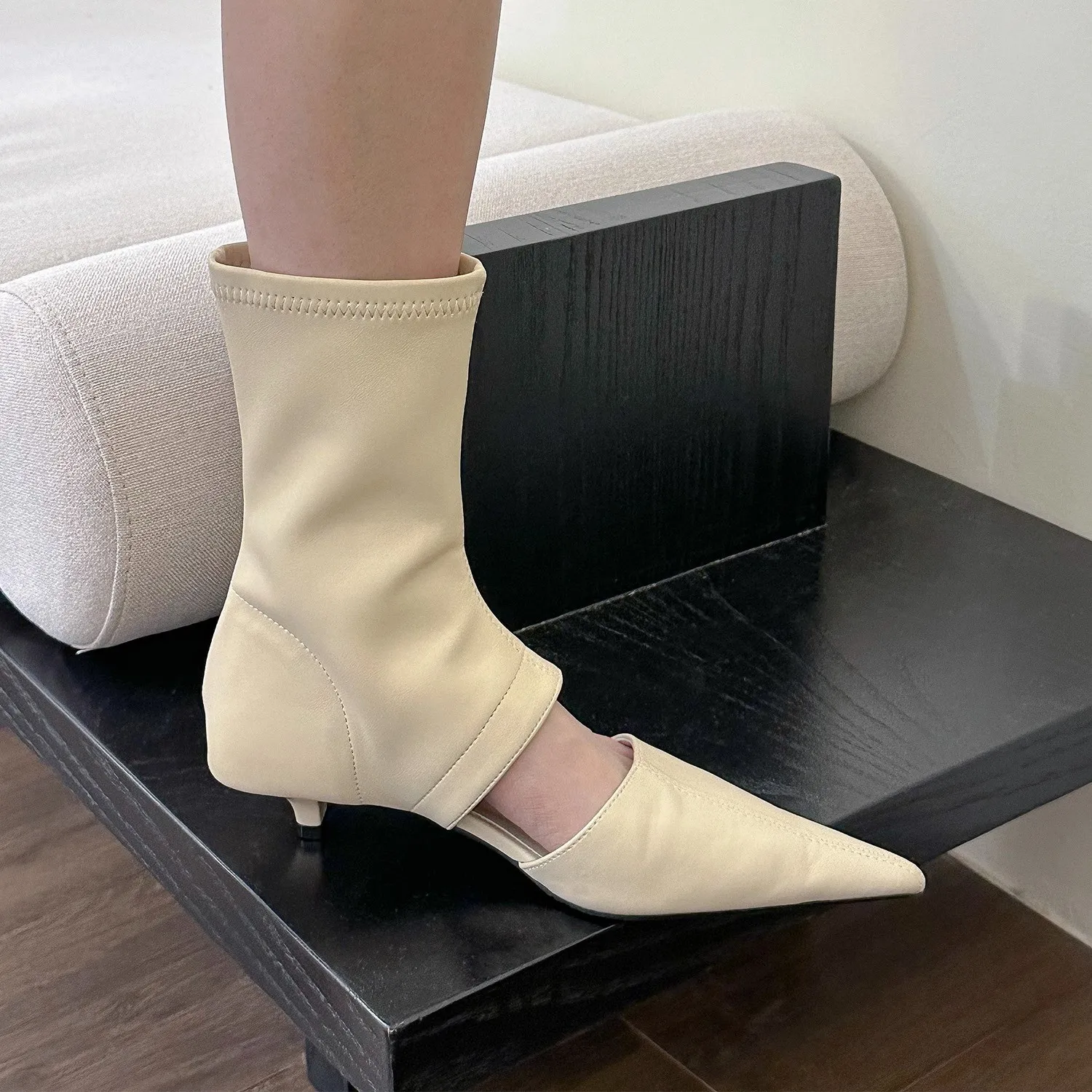 Spring Autumn Soft Leather Short Ankle Boots Women Fashion Hollow Out Ladies Sandal Pointed Toe Thin Low Heel Shoes Heels Women