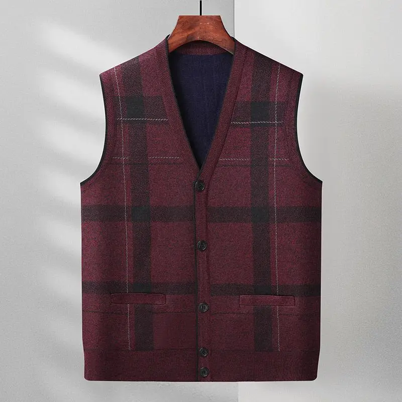 Description Picture 5 of item2024 Autumn Winter Men's Fashion V-neck Sleeveless Sweater Coats Male Fleece Warm Knitted Waistcoat Men Plaid Casual Vest D673